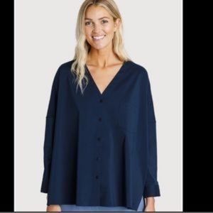 Kit & Ace Stretch Shirting V-neck blouse